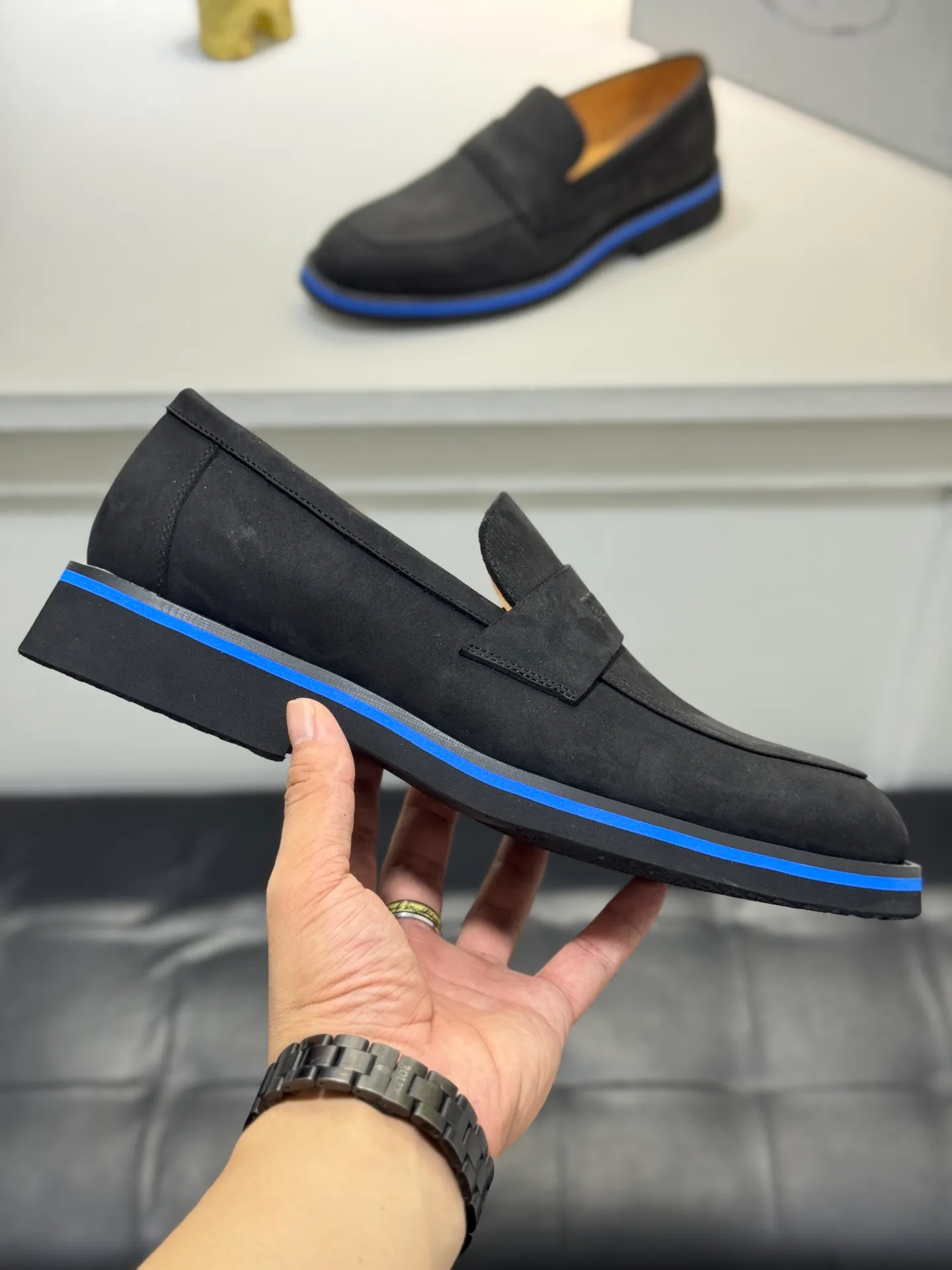 Men's shoes 💰520 💰PRADA*——◾ Prada~Thick-soled men's shoes, original single-level perfect boutique, brogue style men's formal casual leather shoes, luxurious materials, imported cowhide, with water-dyed cowhide lining, 4.5cm increased PU foam lightweight outsole, perfectly restore the original classic, purchase the original 1:1 accurate replica, welcome all comparisons 🆚, the design is full of modernity, versatile and fashionable urban men! Size: 39-44 (38.45.46.47 customized YS)